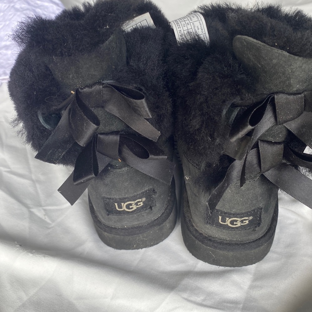 Kids Ugg boots with bows